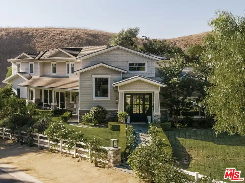Photo 1 of Mansion for sale at 25081 Lewis And Clark Rd, Hidden Hills, CA 91302 | MLS# 26986657 | Listing updated on 2026-10-21