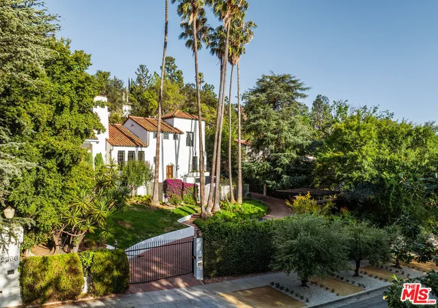 Photo 2 of Mansion for sale at 2556 Aberdeen Ave, Los Angeles, CA 90027 | MLS# 26988055 | Listing updated on 2026-09-17