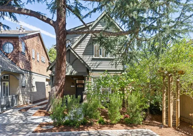 Photo 1 of Sale Pending at 4125 Wisteria Ln, Palo Alto, CA 94306 | MLS# ML82061192 | Listing updated on 2026-10-09