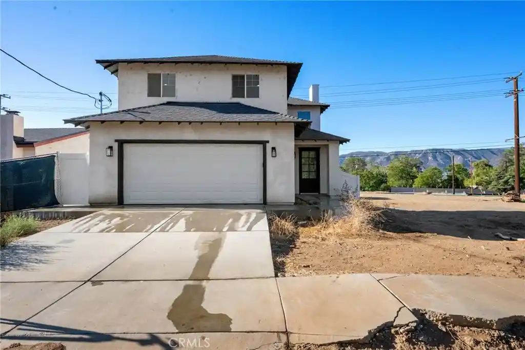 Photo 1 of Single family home for sale at 760 Park Way, Lake Elsinore, CA 92530 | MLS# OC26200975 | Listing updated on 2026-10-28