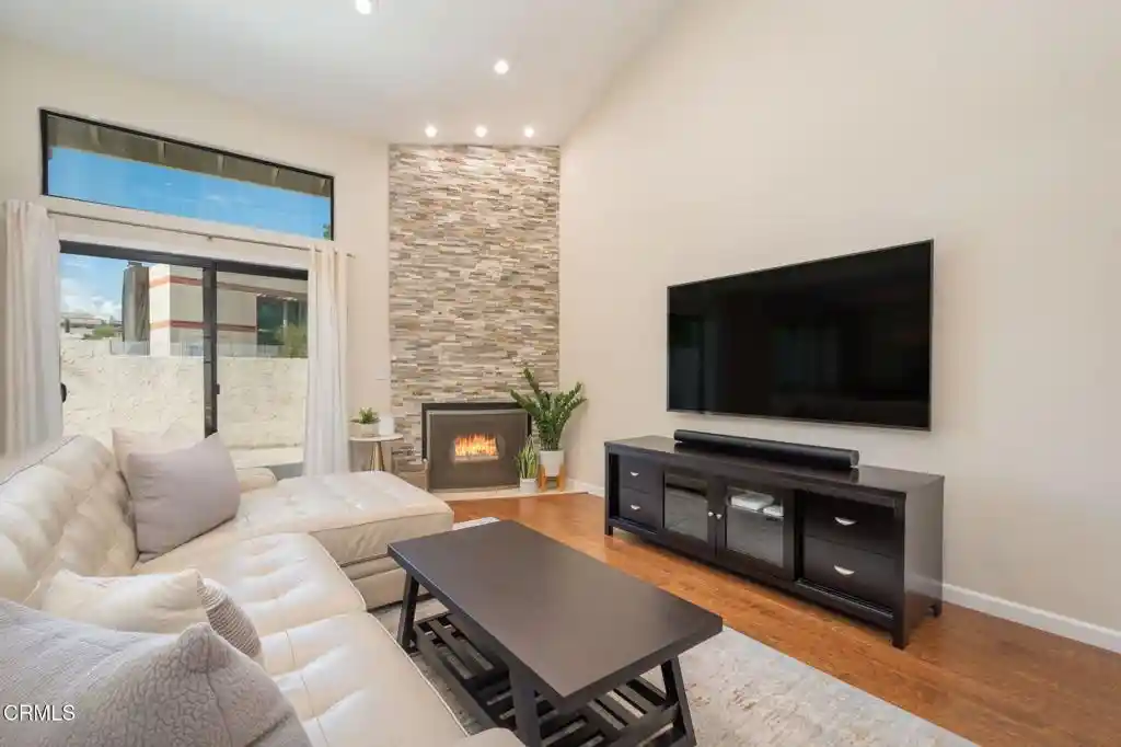Townhouse for sale at 2029 Shoemaker Ln, Newbury Park, CA 91320 | MLS# V1-38723