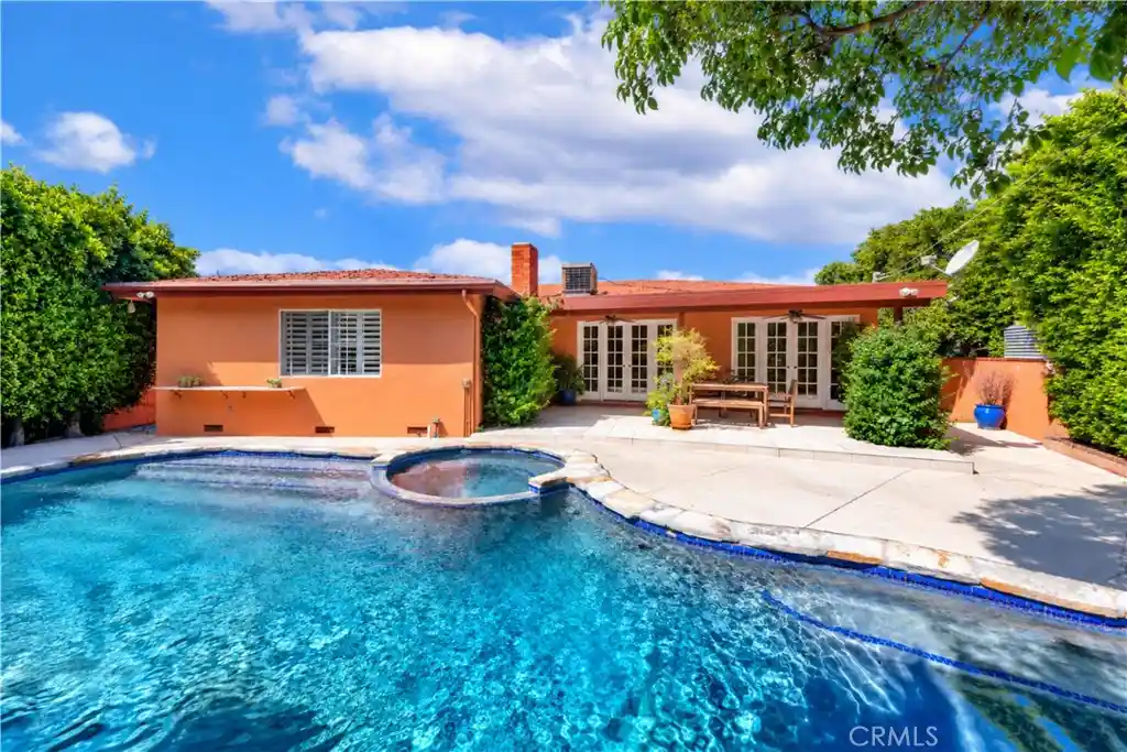 Photo 1 of Single family home for sale at 7044 Mammoth Ave, Van Nuys, CA 91405 | MLS# PW26200340 | Listing updated on 2026-10-25