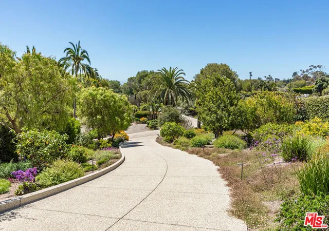 Photo 2 of Single family home for sale at 28901 Boniface Dr, Malibu, CA 90265 | MLS# 26987977 | Listing updated on 2026-09-23