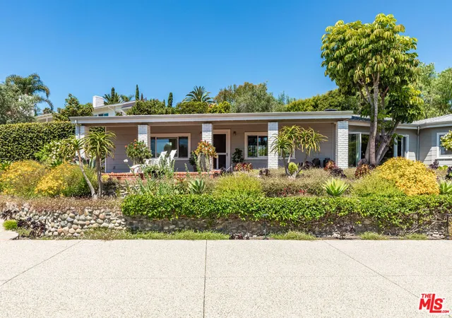Photo 3 of Single family home for sale at 28901 Boniface Dr, Malibu, CA 90265 | MLS# 26987977 | Listing updated on 2026-09-23