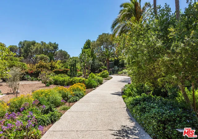 Photo 3 of Single family home for sale at 28873 Boniface Dr, Malibu, CA 90265 | MLS# 26987979 | Listing updated on 2026-09-23