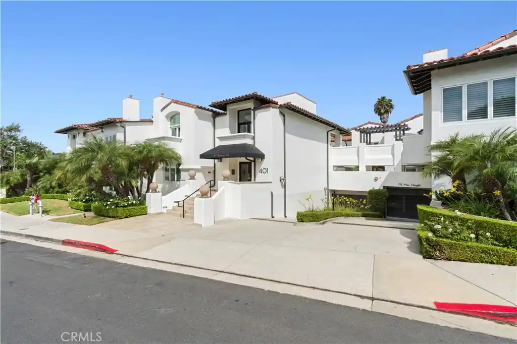 Condo for sale at 401 Seaward #6, Corona Del Mar, CA 92625 | MLS# NP26201321