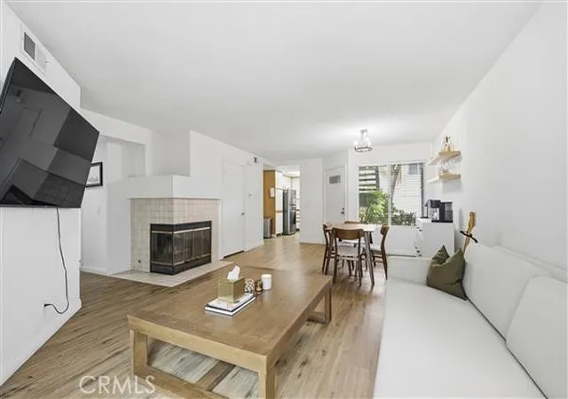 Listing Photo 4 - Condo for sale in building located at 27792 Zircon, Mission Viejo, CA 92691 - Unit #91