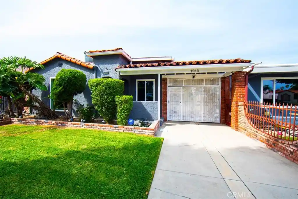 Photo 1 of Single family home for sale at 1919 West 82nd, Los Angeles, CA 90047 | MLS# SB26201046 | Listing updated on 2026-10-27