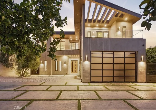 Photo 1 of Mansion for sale at 5239 Avenida Hacienda, Tarzana, CA 91356 | MLS# SR26200972 | Listing updated on 2026-10-01