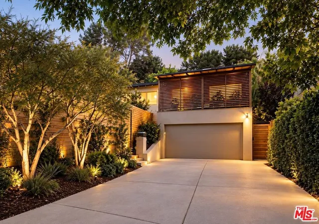 Photo 1 of Single family home for sale at 3613 Lankershim Blvd, Los Angeles, CA 90068 | MLS# 26988187 | Listing updated on 2026-10-06