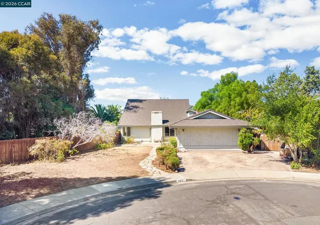 Photo 1 of Single family home for sale at 907 Lyon Ct, Concord, CA 94518 | MLS# 41148251 | Listing updated on 2026-10-08