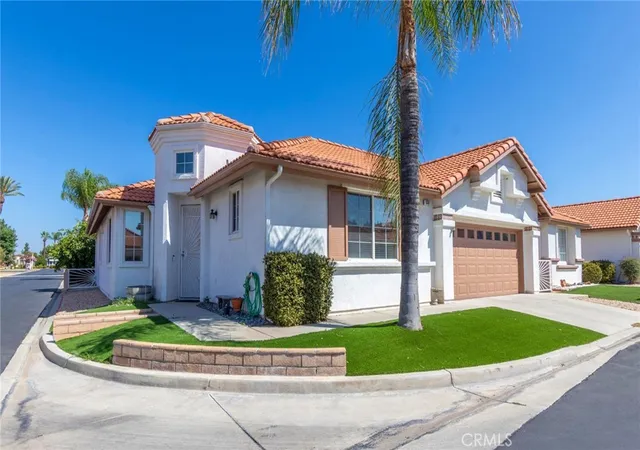 Photo 3 of Sale Pending at 650 Bermuda Dr, Hemet, CA 92543 | MLS# SW26201541 | Listing updated on 2026-10-05
