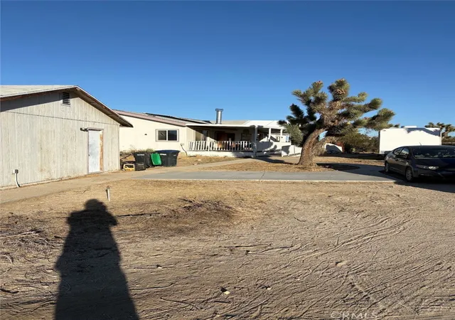 Photo 2 of Manufactured home for sale at 12435 Mountain, Pinon Hills, CA 92372 | MLS# DW26200931 | Listing updated on 2026-10-10