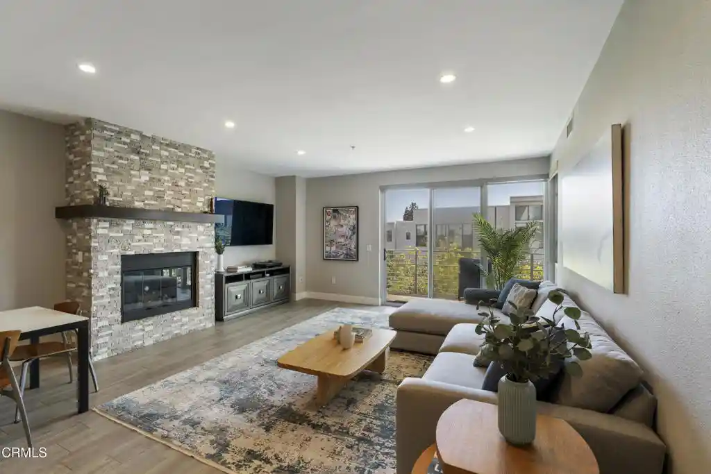Listing Photo 1 - Condo for sale in 111 S De Lacey Ave located at 111 S De Lacey Ave, Pasadena, CA 91105 - Unit #304