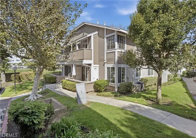 Photo 2 of Condo for sale at 1505 S Raitt #97, Santa Ana, CA 92704 | MLS# OC26201699 | Listing updated on 2026-10-05