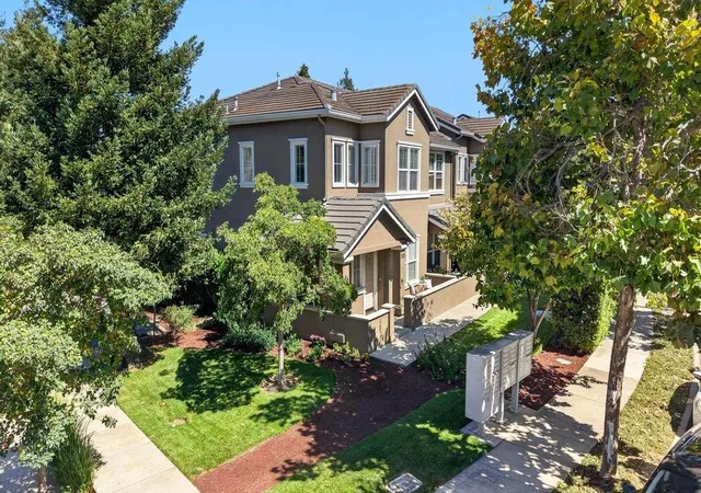 Photo 2 of Townhouse for sale at 233 Lighthouse Dr, Watsonville, CA 95076 | MLS# ML82060709 | Listing updated on 2026-10-12