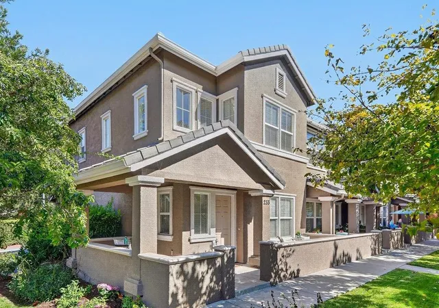 Photo 3 of Townhouse for sale at 233 Lighthouse Dr, Watsonville, CA 95076 | MLS# ML82060709 | Listing updated on 2026-10-12