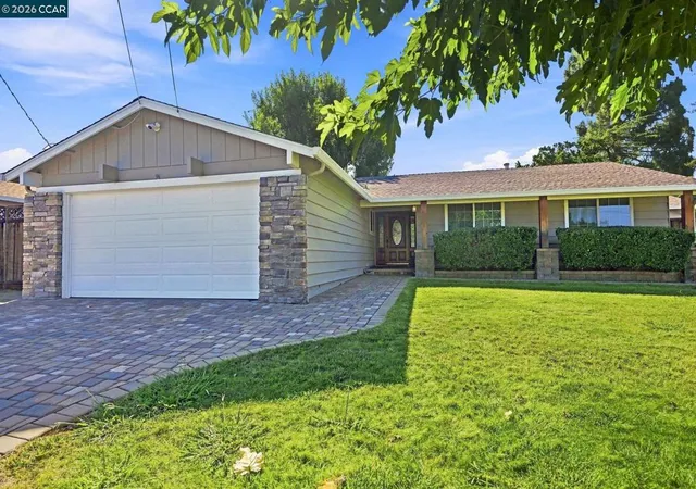 Single family home for sale at 3912 Elkwood Ct, Concord, CA 94519 | MLS# 41148276