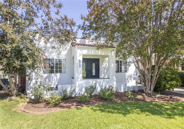 Photo 2 of Single family home for sale at 813 Mountain View, Altadena, CA 91001 | MLS# GD26200643 | Listing updated on 2026-10-01
