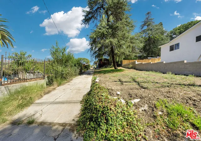 Photo 2 of Sale Pending at 1316 N Avenue 46, Los Angeles, CA 90041 | MLS# 26988271 | Listing updated on 2026-09-21