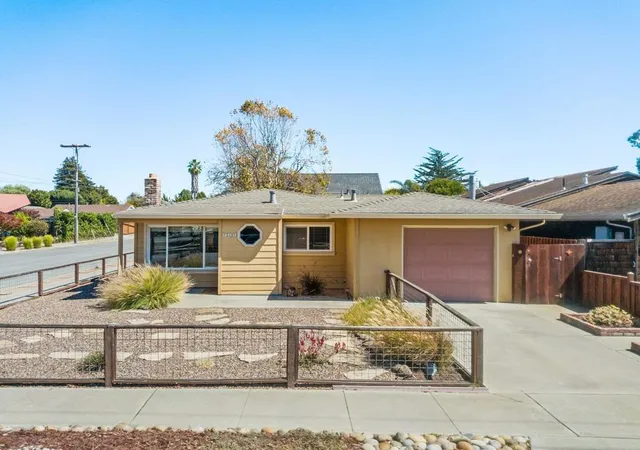 Single family home for sale at 424 Liberty St, Santa Cruz, CA 95060 | MLS# ML82060619