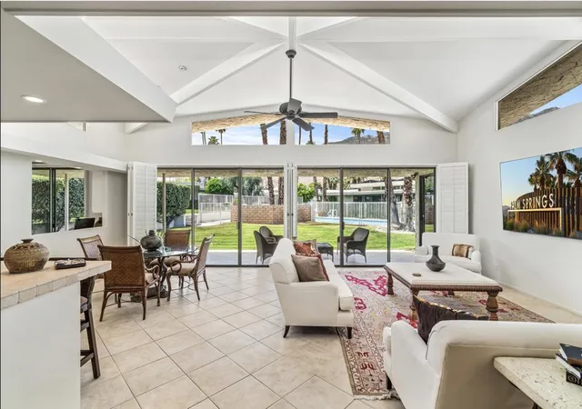 Listing Photo 4 - Condo for sale in building located at 1575 Toledo Cir, Palm Springs, CA 92264