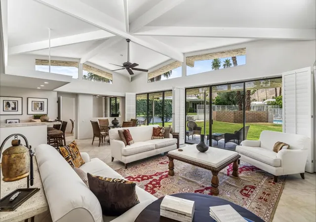 Listing Photo 5 - Condo for sale in building located at 1575 Toledo Cir, Palm Springs, CA 92264