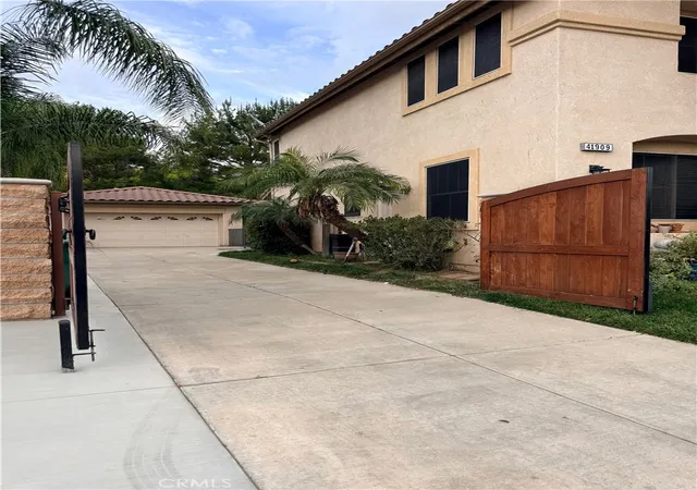 Photo 3 of Single family home for sale at 41909 Black Mountain, Murrieta, CA 92562 | MLS# SW26197597 | Listing updated on 2026-09-30