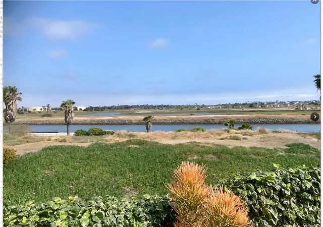 Photo 3 of Manufactured home for sale at 6272 E Marina View Dr #317, Long Beach, CA 90803 | MLS# PW26201530 | Listing updated on 2026-09-15