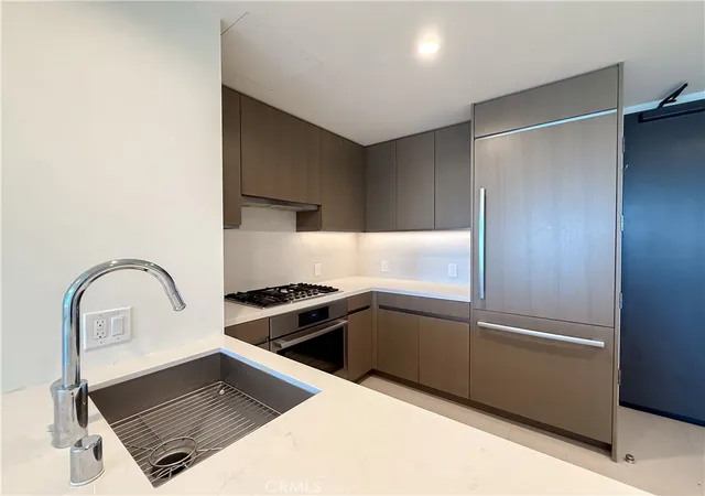 Listing Photo 1 - Condo for sale in building located at 889 Francisco, Los Angeles, CA 90017 - Unit #2502