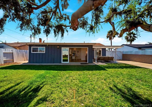 Photo 3 of Sale Pending at 4025 Epanow Ave, San Diego, CA 92117 | MLS# 260022607SD | Listing updated on 2026-10-10