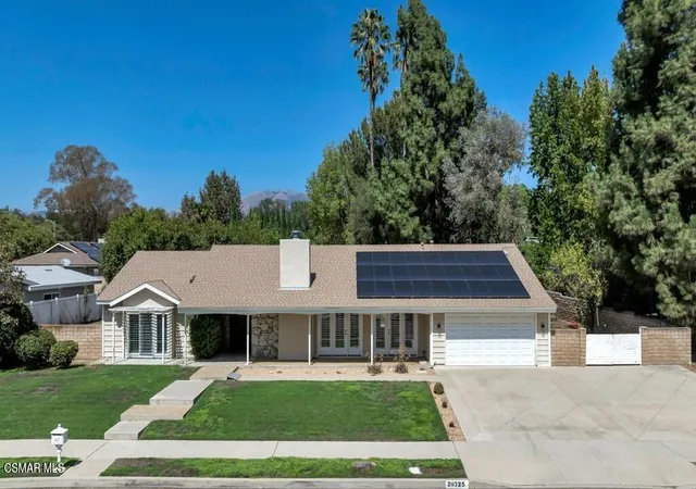 Photo 1 of Single family home for sale at 20325 Hiawatha St, Chatsworth, CA 91311 | MLS# 226004407 | Listing updated on 2026-09-28