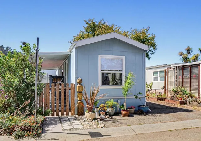 Photo 1 of Manufactured home for sale at 740 30th Avenue #115, Santa Cruz, CA 95062 | MLS# ML82061378 | Listing updated on 2026-10-11
