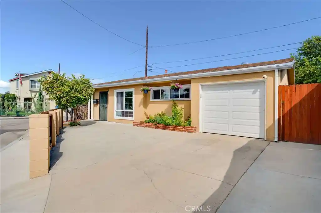 Photo 1 of Single family home for sale at 409 E Pleasant, Long Beach, CA 90805 | MLS# PW26202340 | Listing updated on 2026-10-18