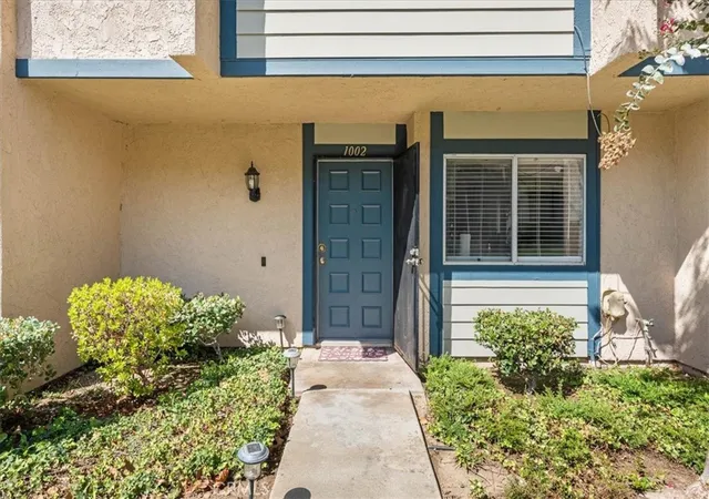 Listing Photo 4 - Condo for sale in building located at 1002 Harrington, West Covina, CA 91792