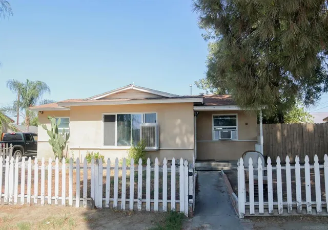 Photo 2 of Single family home for sale at 580 Kit, Hemet, CA 92543 | MLS# 260022614SD | Listing updated on 2026-09-16