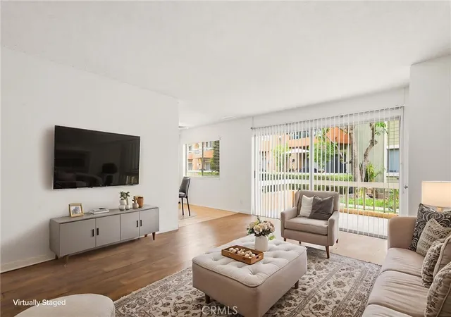 Listing Photo 2 - Condo for sale in building located at 16040 Leffingwell, Whittier, CA 90603 - Unit #101