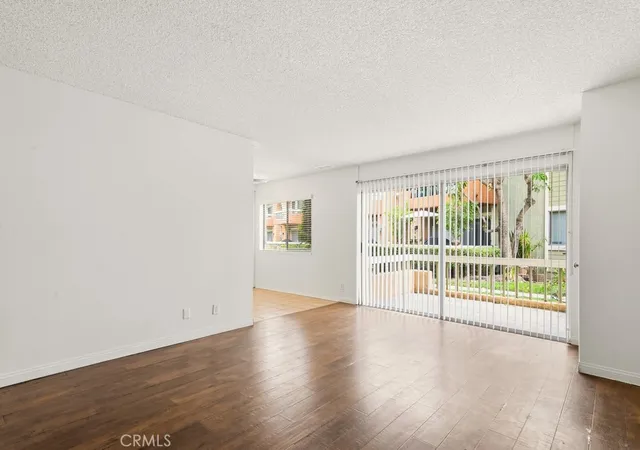 Listing Photo 3 - Condo for sale in building located at 16040 Leffingwell, Whittier, CA 90603 - Unit #101