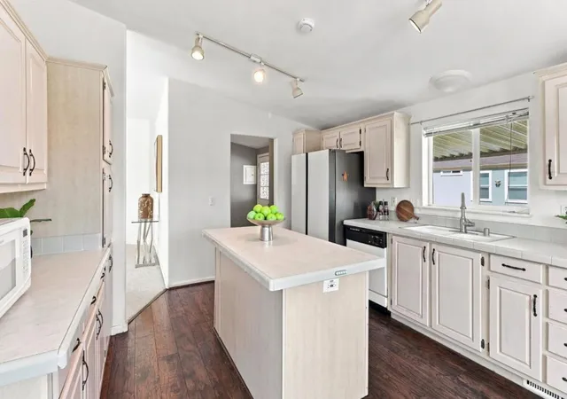 Photo 2 of Manufactured home for sale at 1111 Morse Ave #149, Sunnyvale, CA 94089 | MLS# ML82061392 | Listing updated on 2026-10-12