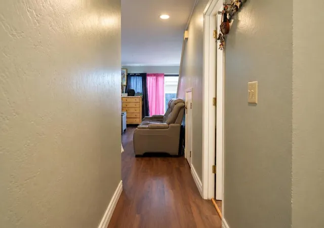 Photo 3 of Townhouse for sale at 433 Winchester Dr, Watsonville, CA 95076 | MLS# ML82061405 | Listing updated on 2026-09-25