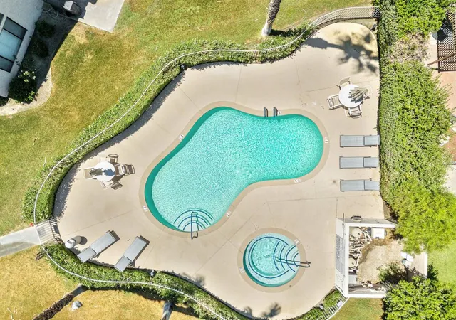Listing Photo 2 - Condo for sale in building located at 76591 Rudy Ct, Palm Desert, CA 92211