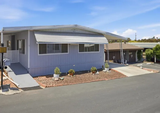 Photo 3 of Manufactured home for sale at 718 Sycamore #26, Vista, CA 92083 | MLS# PTP2607001 | Listing updated on 2026-09-16