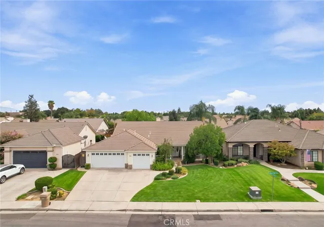 Photo 2 of Single family home for sale at 10019 Laurel Park, Bakersfield, CA 93312 | MLS# OC26202644 | Listing updated on 2026-09-19