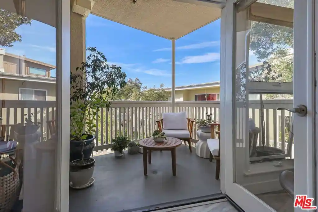 Photo 1 of Condo for sale at 2913 3rd Street #306, Santa Monica, CA 90405 | MLS# 26984623 | Listing updated on 2026-10-13