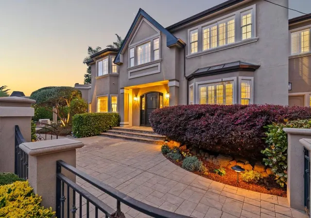 Photo 3 of Single family home for sale at 400 Seaview Dr, Aptos, CA 95003 | MLS# ML82061400 | Listing updated on 2026-10-12