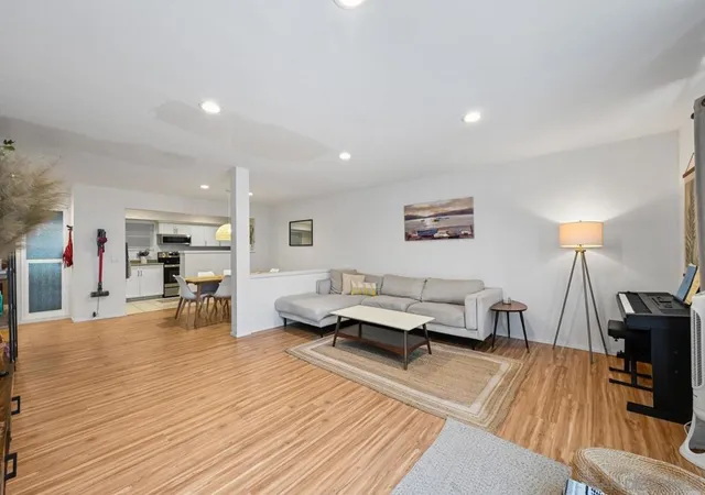 Photo 3 of Condo for sale at 2610 Torrey Pines Rd #C22, La Jolla, CA 92037 | MLS# 260022646SD | Listing updated on 2026-09-23