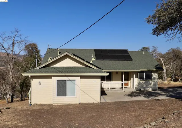 Photo 2 of Sale Pending at 3737 Signal Hl, Copperopolis, CA 95228 | MLS# 41148395 | Listing updated on 2026-09-26