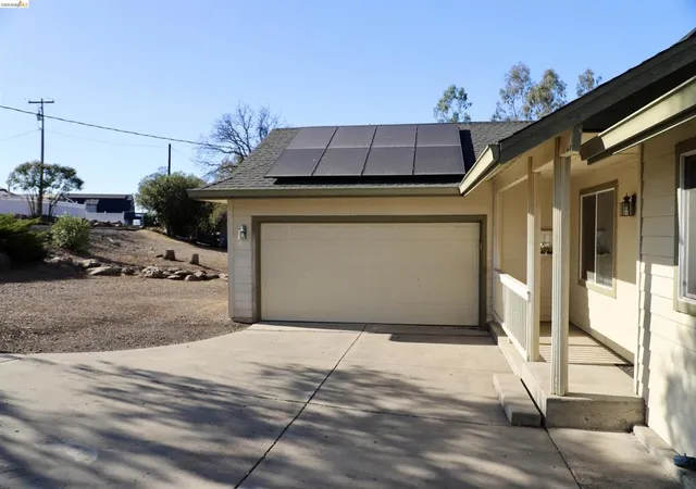 Photo 3 of Sale Pending at 3737 Signal Hl, Copperopolis, CA 95228 | MLS# 41148395 | Listing updated on 2026-09-26