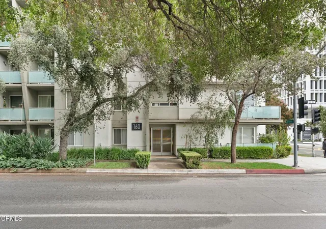 Photo 2 of Condo for sale at 160 S Hudson Ave #105, Pasadena, CA 91101 | MLS# P1-28856 | Listing updated on 2026-09-21