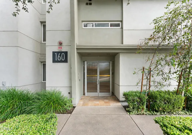 Photo 3 of Condo for sale at 160 S Hudson Ave #105, Pasadena, CA 91101 | MLS# P1-28856 | Listing updated on 2026-09-21
